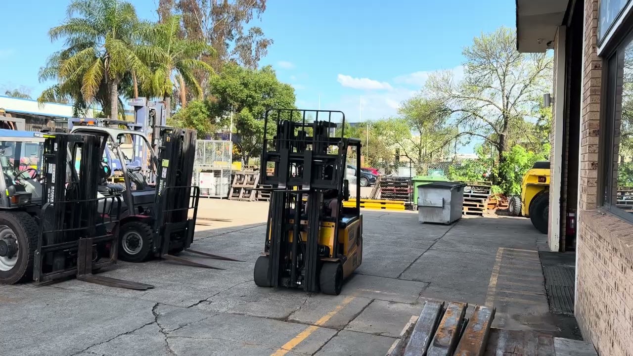 Hyundai 2 Tonne Electric Forklift | Forkbiz