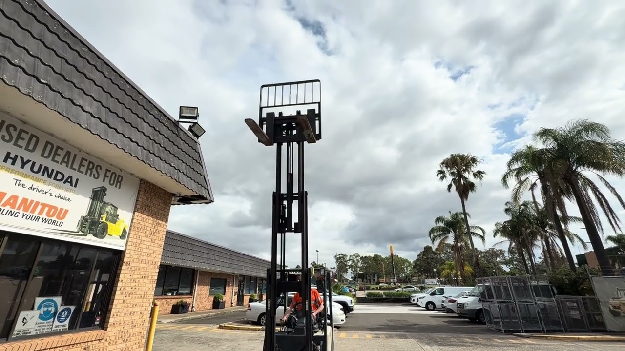 3 Tonne Crown Forklift | Forkbiz