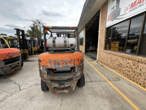 5 Tonne Heli (LPG) Container Mast Forklift For Hire - Image 9