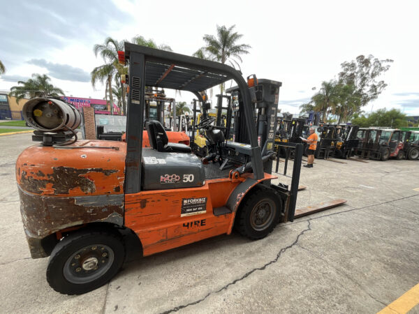 5 Tonne Heli (LPG) Container Mast Forklift For Hire - Image 13