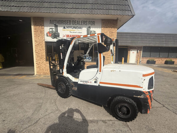 5.5 Tonne Hyster Forklift For Sale - Image 3