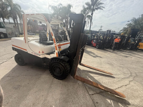 5.5 Tonne Hyster Forklift For Sale - Image 11