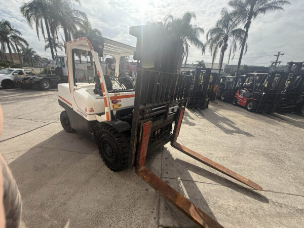 5.5 Tonne Hyster Forklift For Sale - Image 12