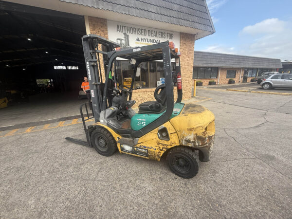 Komatsu 2.5 Tonne Forklift For Sale - Image 3