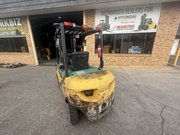 Komatsu 2.5 Tonne Forklift For Sale - Image 5