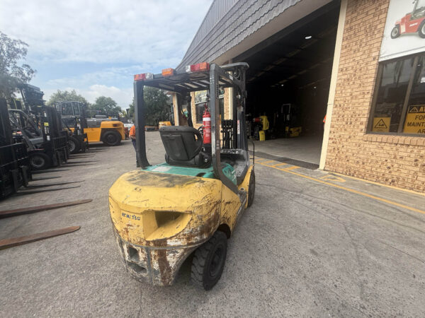 Komatsu 2.5 Tonne Forklift For Sale - Image 7