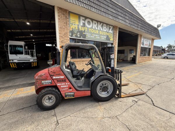 2.5 Tonne Manitou 4WD Forklift For Sale