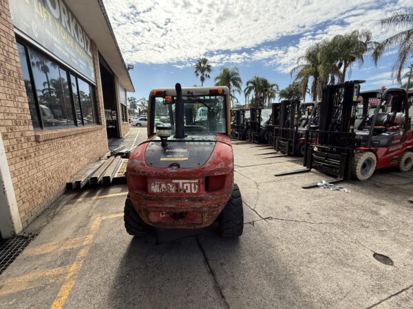 2.5 Tonne Manitou 4WD Forklift For Sale - Image 6