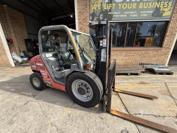 2.5 Tonne Manitou 4WD Forklift For Sale - Image 16