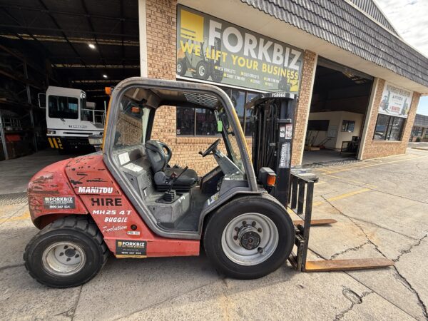 2.5 Tonne Manitou 4WD Forklift For Sale - Image 18