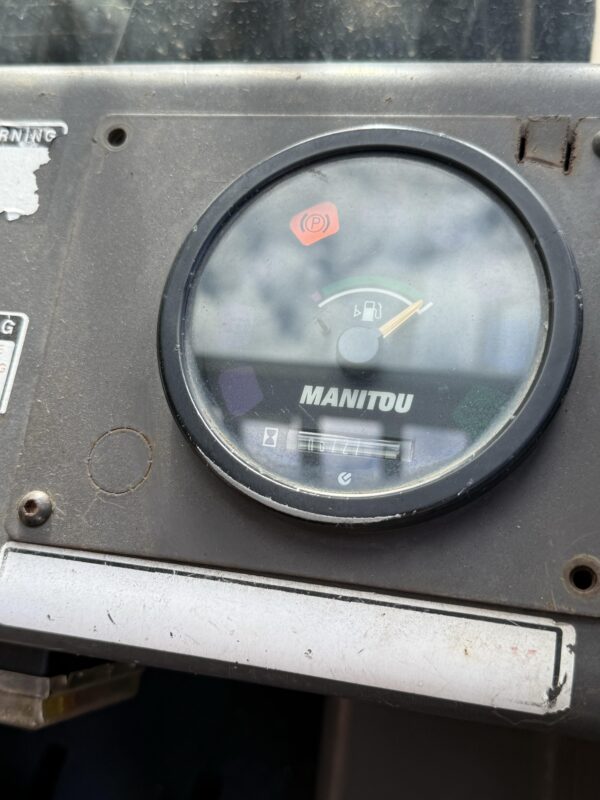 2.5 Tonne Manitou 4WD Forklift For Sale - Image 22