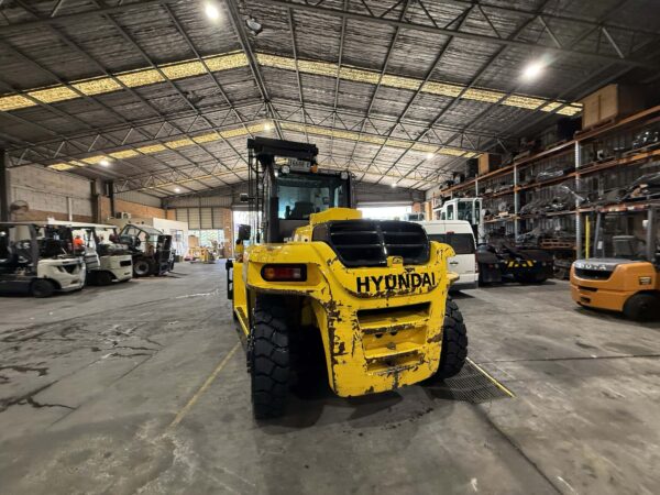 16 Tonne Hyundai Forklift For Sale - Image 9