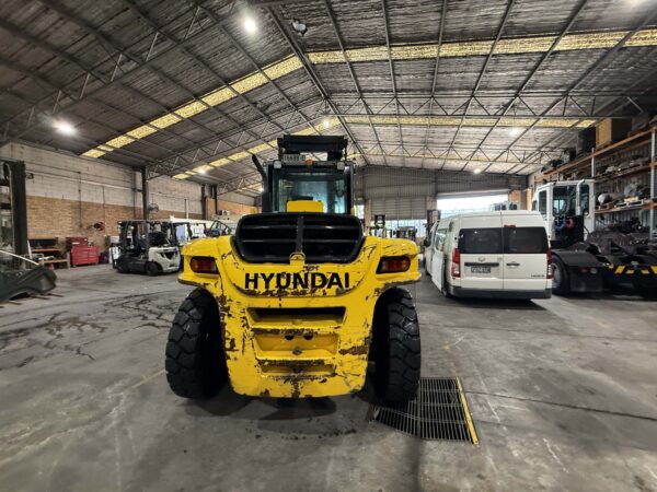 16 Tonne Hyundai Forklift For Sale - Image 10