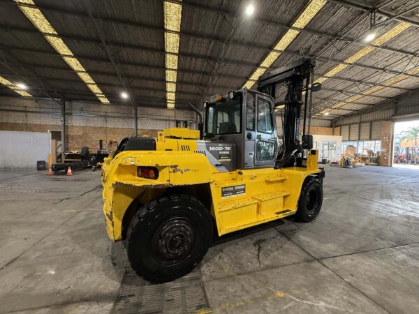 16 Tonne Hyundai Forklift For Sale - Image 12