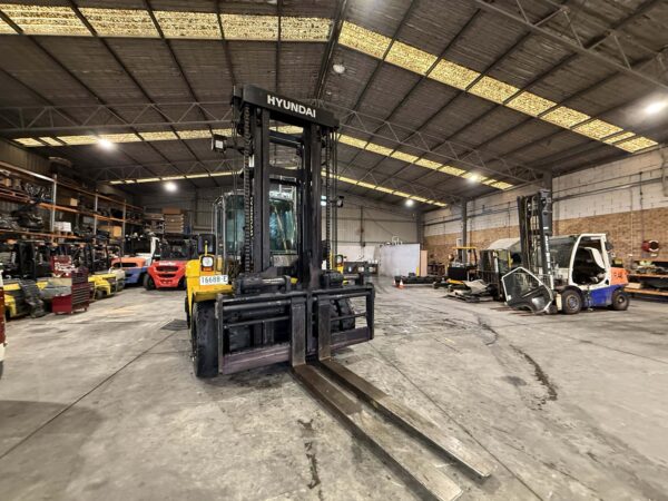 16 Tonne Hyundai Forklift For Sale - Image 18