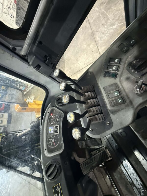 16 Tonne Hyundai Forklift For Sale - Image 21