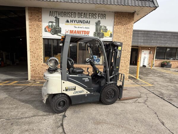 2.5 Tonne Crown Forklift For Sale