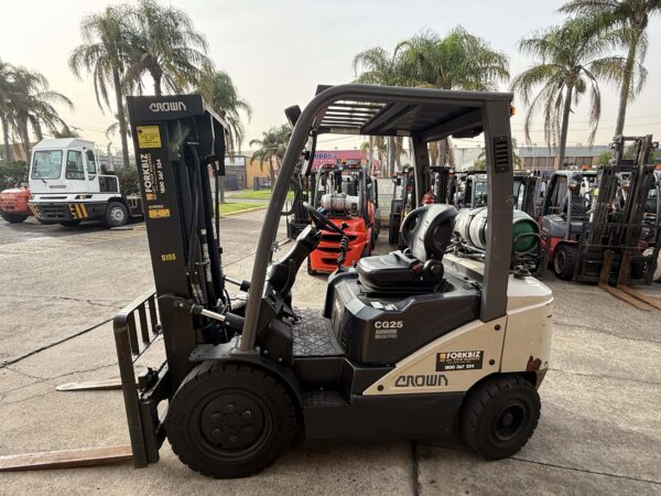 2.5 Tonne Crown Forklift For Sale - Image 9