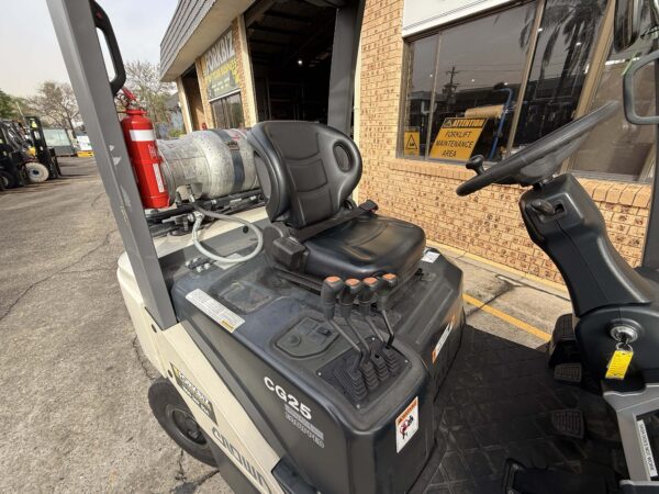 2.5 Tonne Crown Forklift For Sale - Image 14