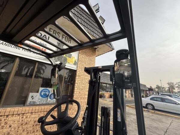 2.5 Tonne Crown Forklift For Sale - Image 17