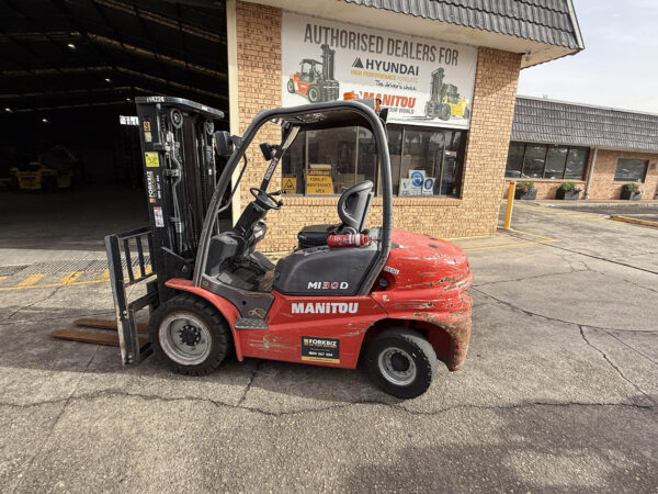 3 Tonne Manitou Forklift For Sale - Image 3