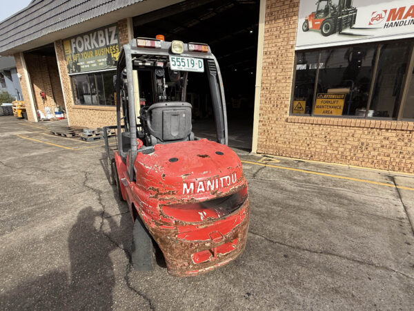 3 Tonne Manitou Forklift For Sale - Image 5