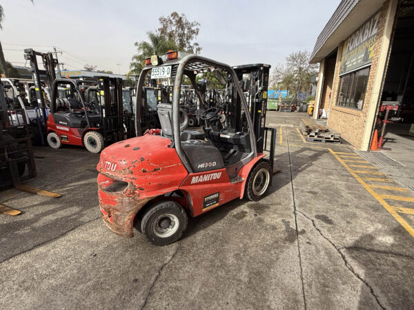 3 Tonne Manitou Forklift For Sale - Image 8