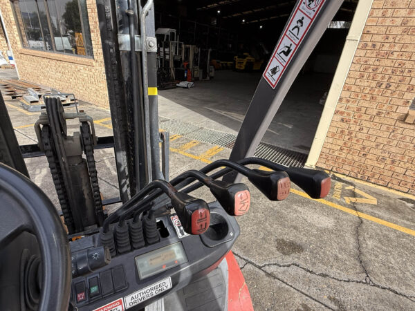 3 Tonne Manitou Forklift For Sale - Image 23