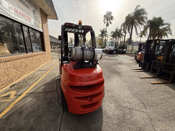 3.5 Tonne LPG Manitou Forklift For Sale - Image 12