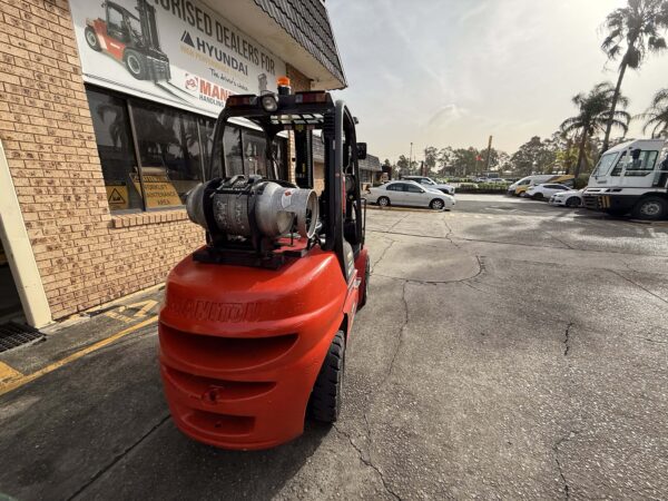 3.5 Tonne LPG Manitou Forklift For Sale - Image 13