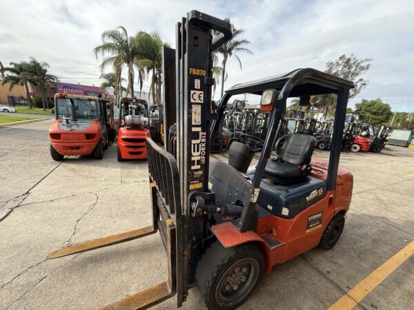 3.5 Tonne Heli Forklift For Sale - Image 11