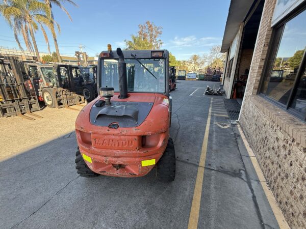 2.5 Tonne 4WD Manitou Forklift - Image 13