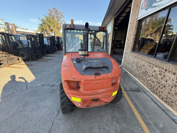 2.5 Tonne 4WD Manitou Forklift - Image 14