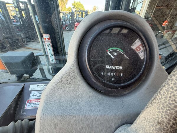 2.5 Tonne 4WD Manitou Forklift - Image 25