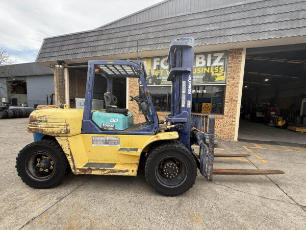 8 Tonne Komatsu Forklift For Sale - Image 4