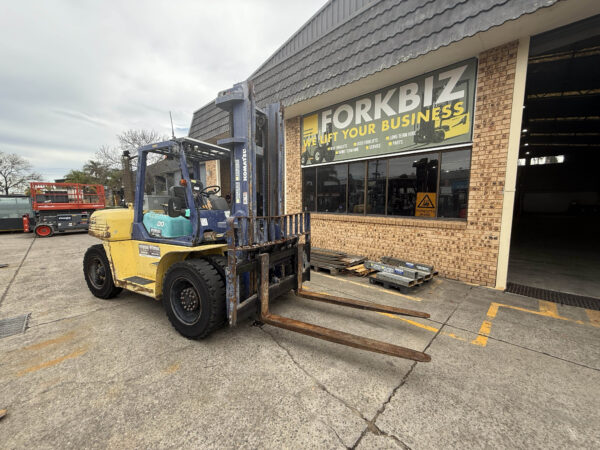 8 Tonne Komatsu Forklift For Sale - Image 5
