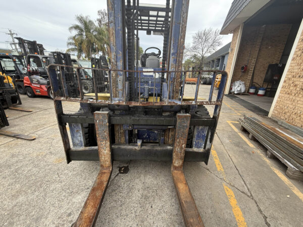 8 Tonne Komatsu Forklift For Sale - Image 8
