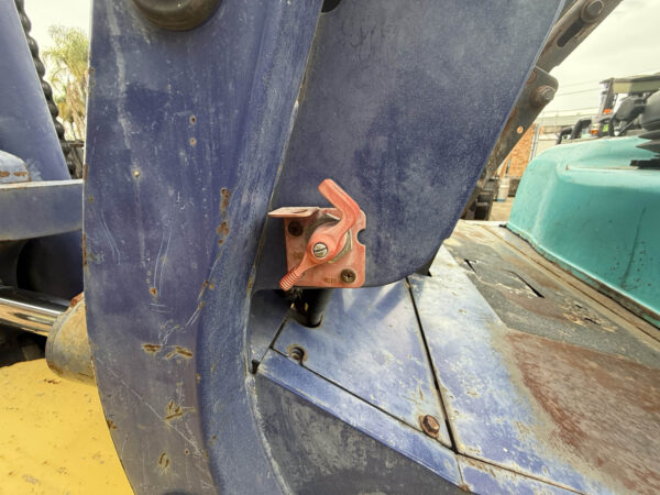 8 Tonne Komatsu Forklift For Sale - Image 12