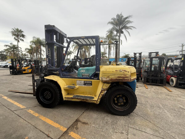 8 Tonne Komatsu Forklift For Sale - Image 13
