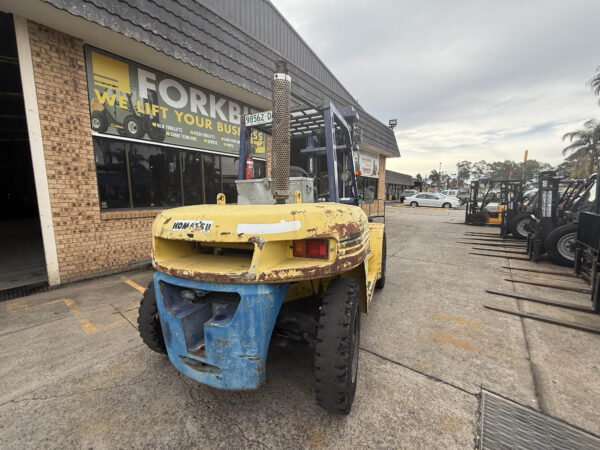 8 Tonne Komatsu Forklift For Sale - Image 17