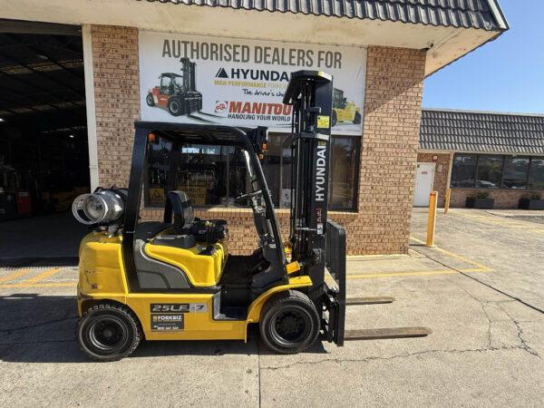 2.5 Tonne Hyundai Forklift For Sale