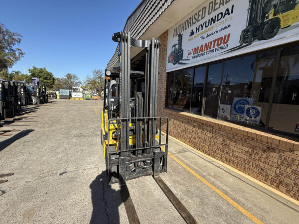 2.5 Tonne Hyundai Forklift For Sale - Image 5