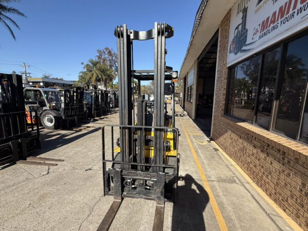 2.5 Tonne Hyundai Forklift For Sale - Image 6