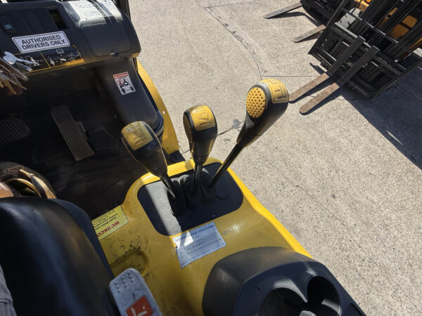 2.5 Tonne Hyundai Forklift For Sale - Image 16