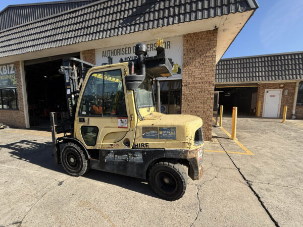 5 Tonne Hyster Forklift For Sale - Image 3