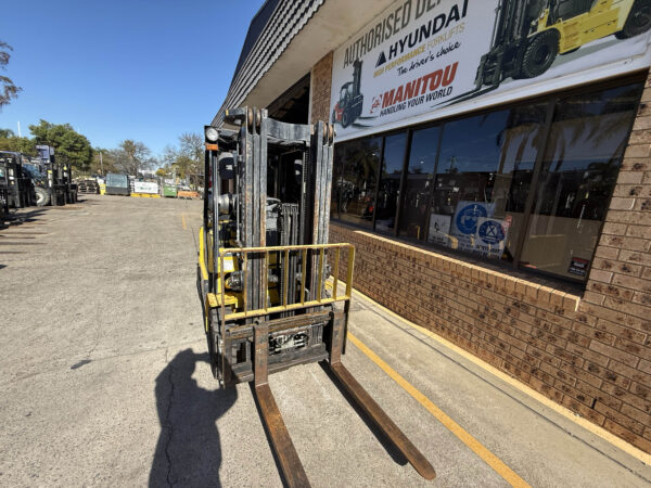 2.5 Tonne Hyundai Forklift For Sale - Image 5
