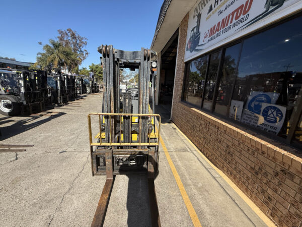 2.5 Tonne Hyundai Forklift For Sale - Image 6