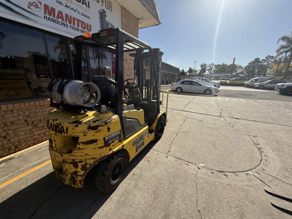 2.5 Tonne Hyundai Forklift For Sale - Image 13
