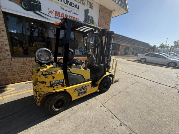 2.5 Tonne Hyundai Forklift For Sale - Image 14