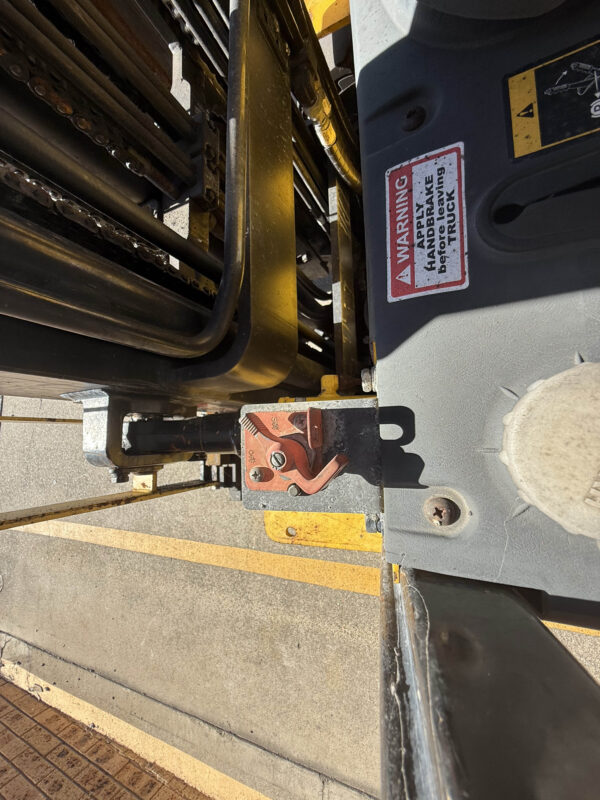 2.5 Tonne Hyundai Forklift For Sale - Image 20